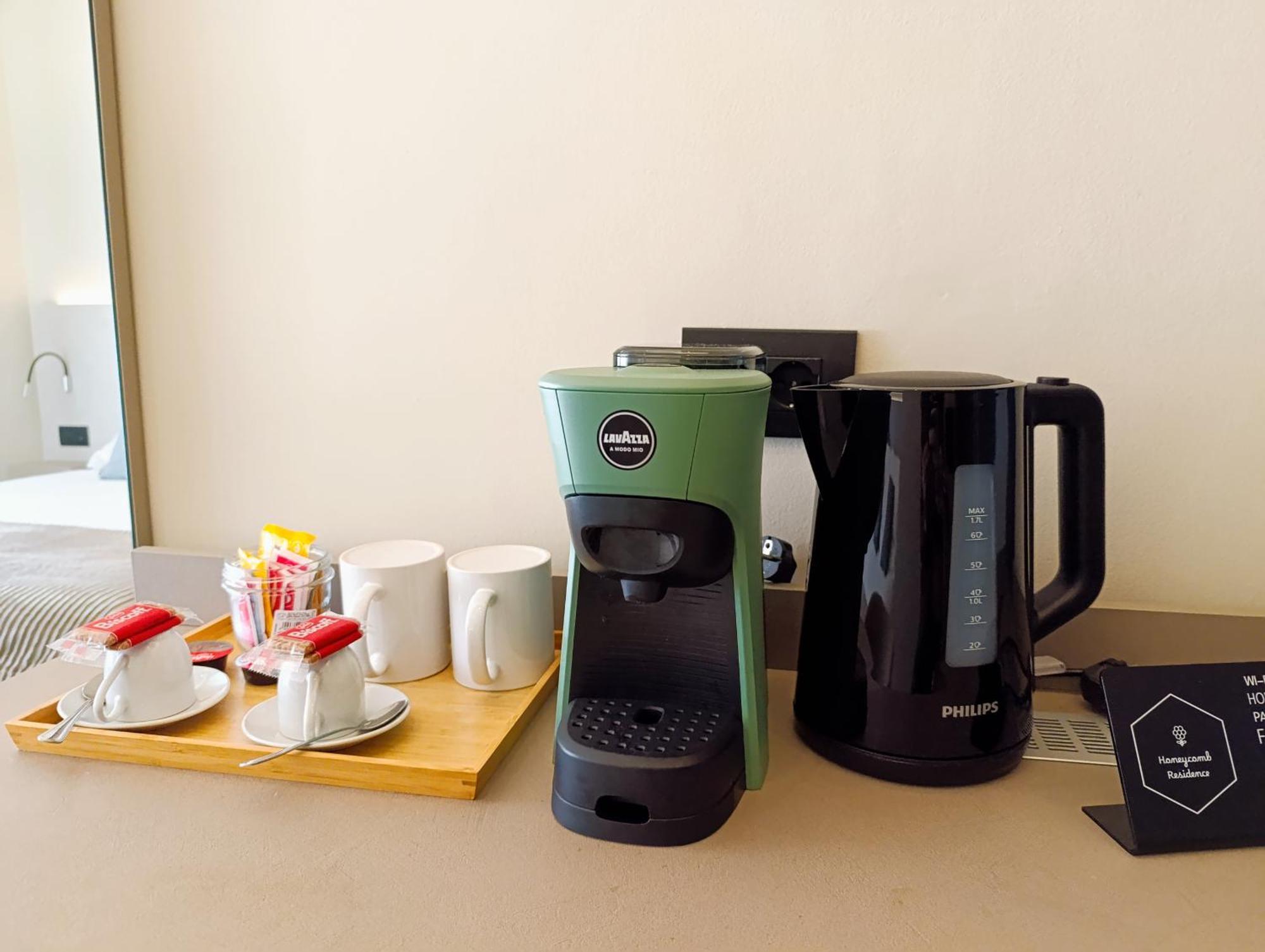Honeycomb Guesthouse Рим Екстериор снимка