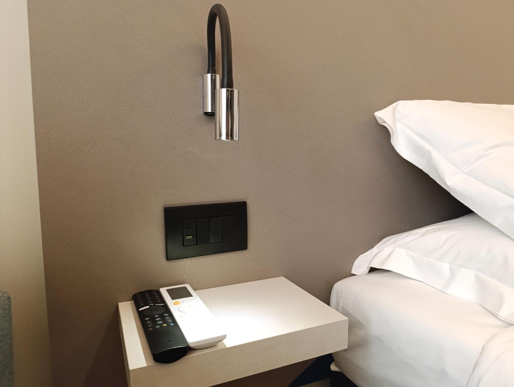 Honeycomb Guesthouse Рим Екстериор снимка