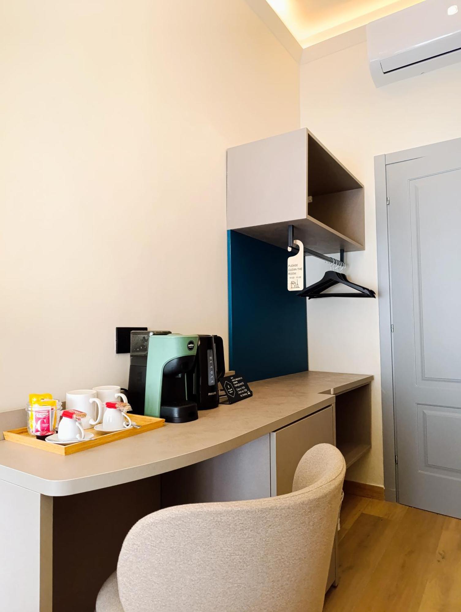 Honeycomb Guesthouse Рим Екстериор снимка